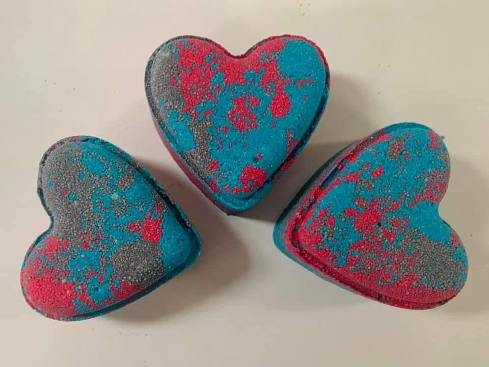 Cola Heart Bath Bomb