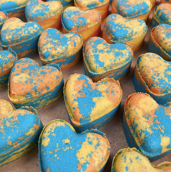 Juicy Mango Heart Bath Bomb